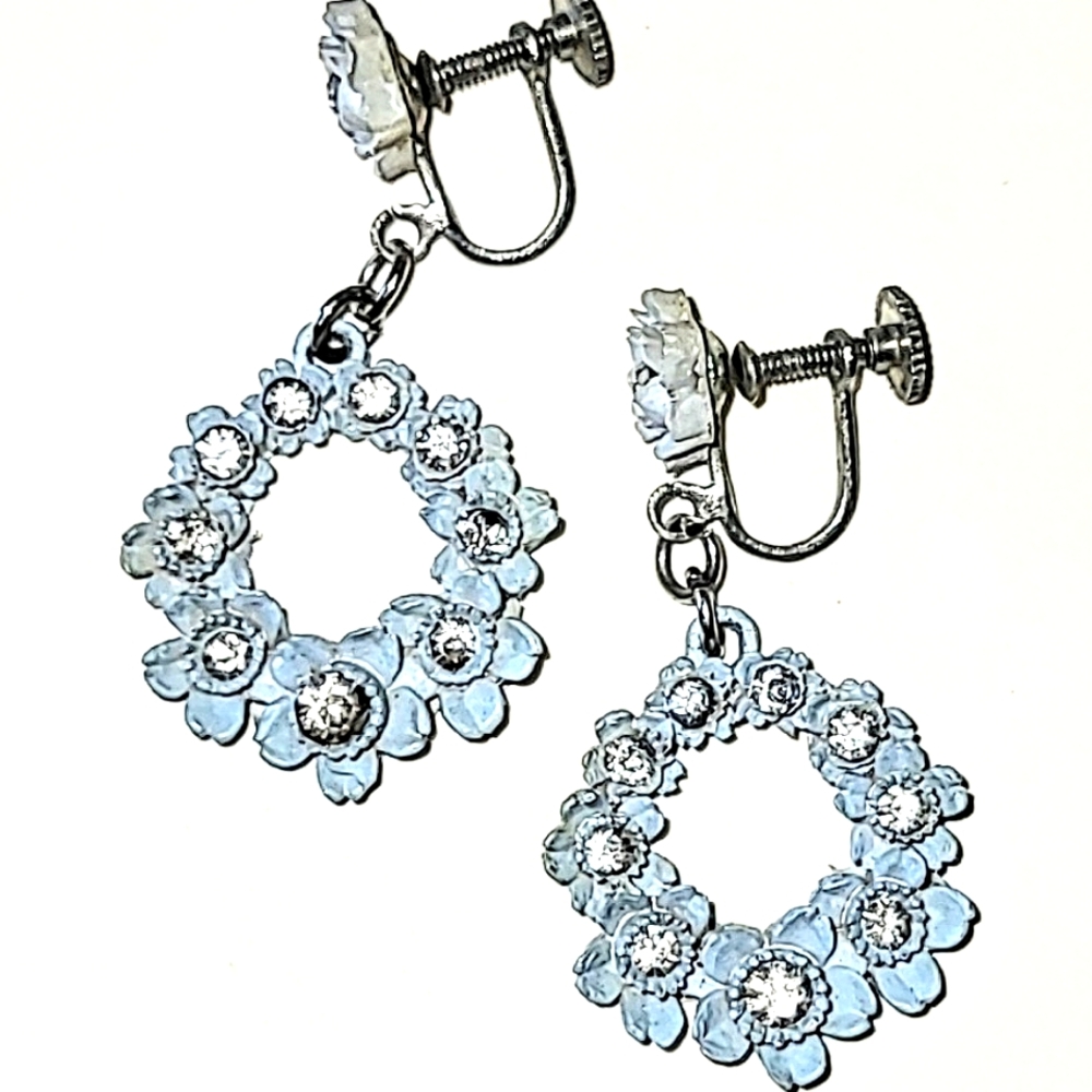 JAPAN BLUE FLORAL WREATH SCREWBACK EARRINGS - FEATHERLITE CELLULOID